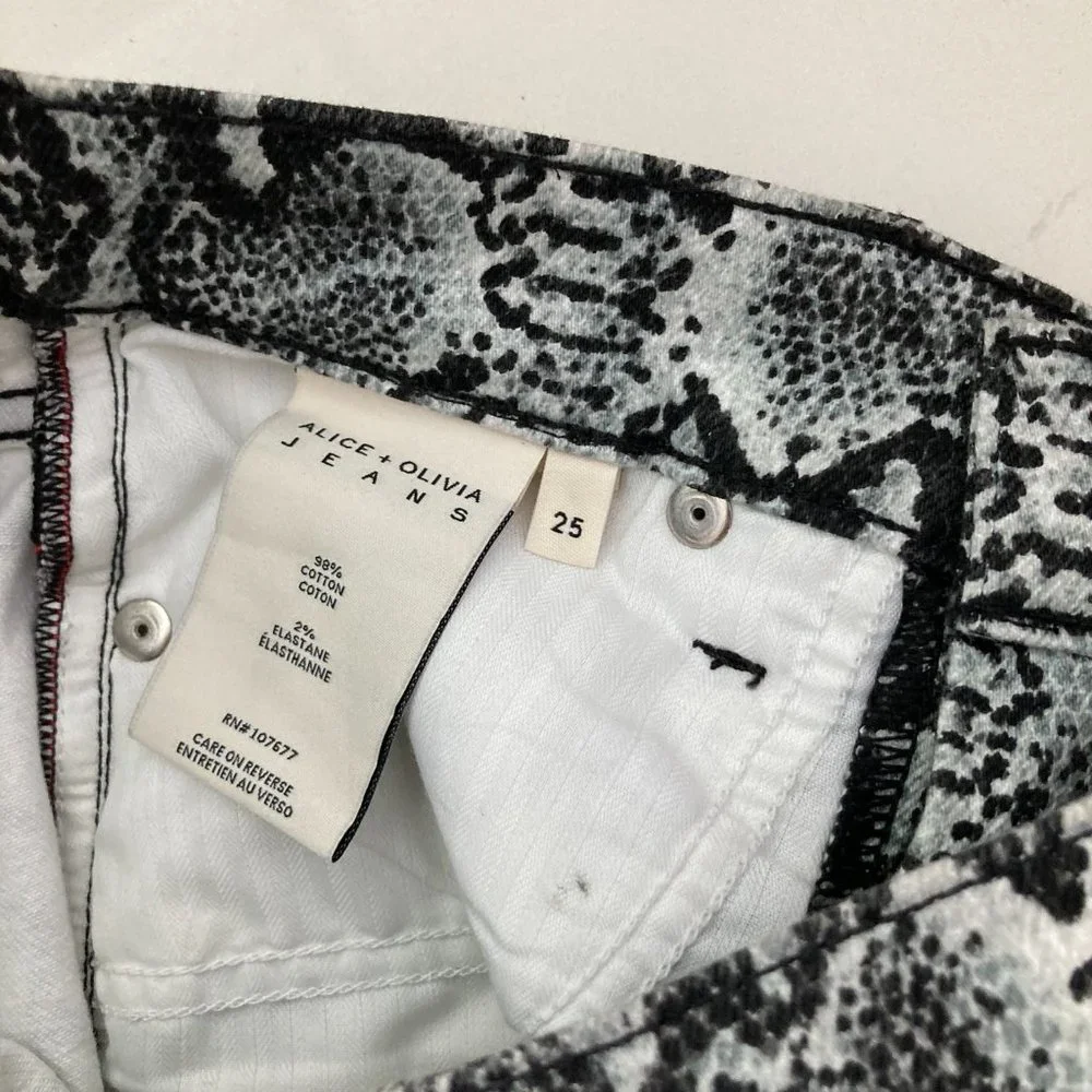 Alice and Olivia Good High Rise Skinny Jeans in Snake - Picture 13 of 13